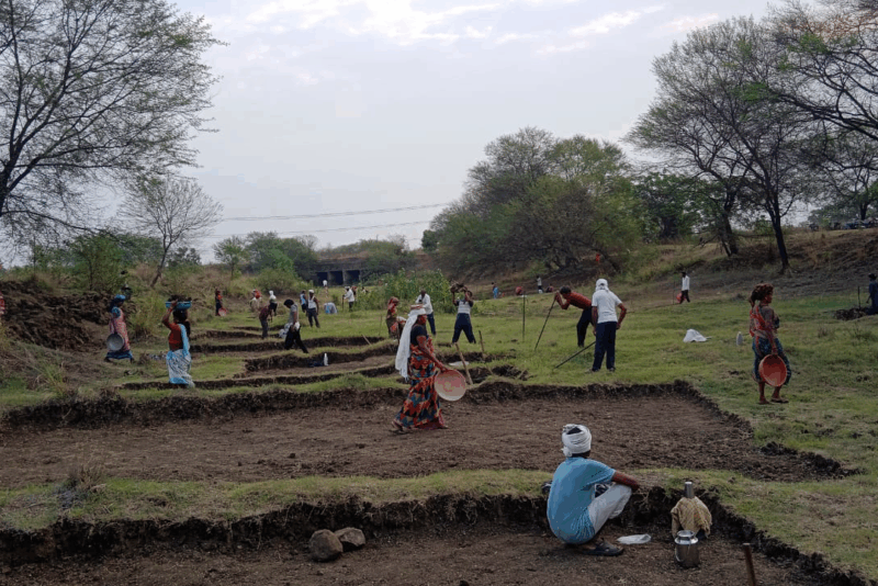People digging as part of a MGNREGA work project